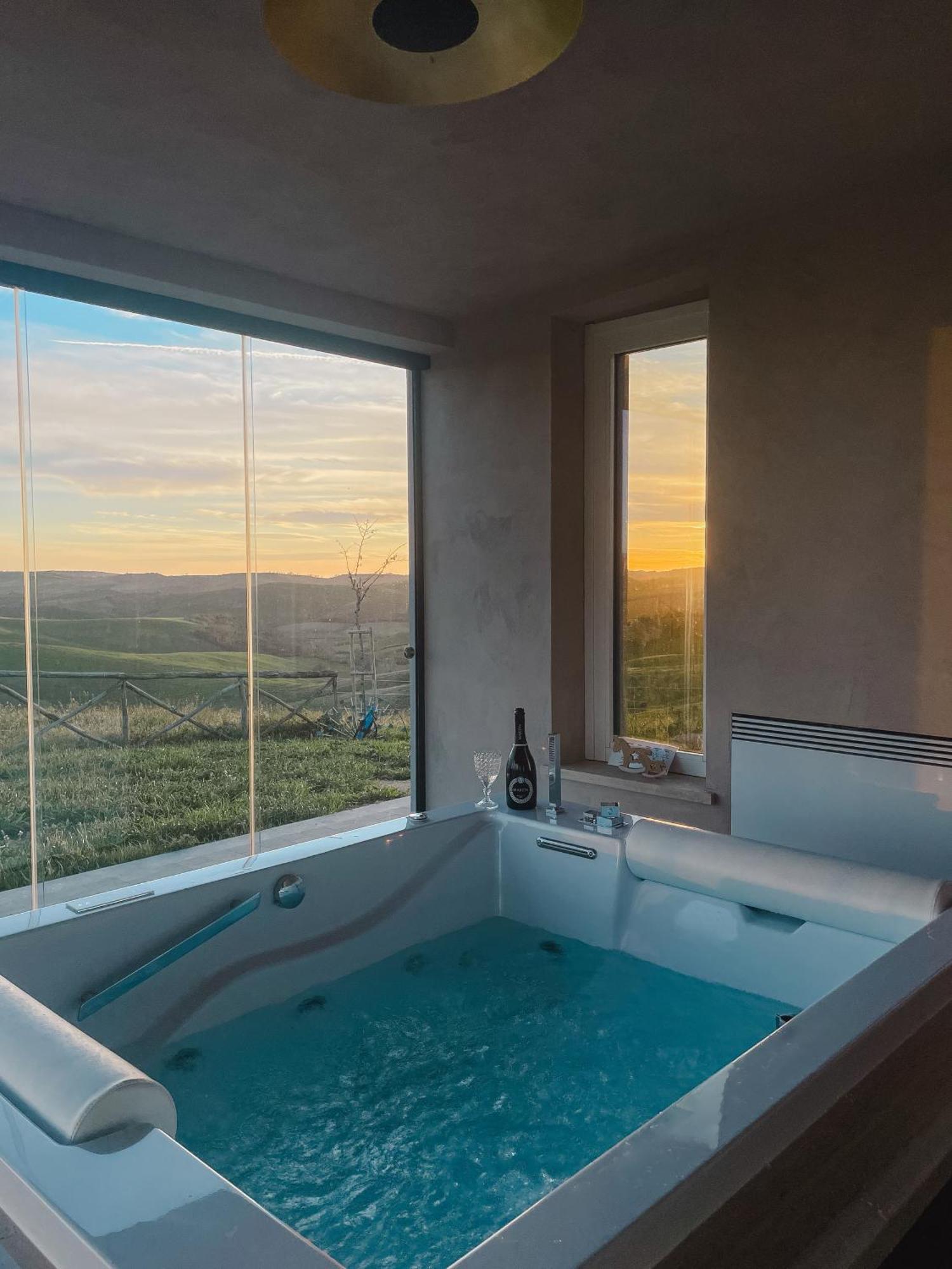 La Domus Della Regina Villa Tuscania Bagian luar foto
